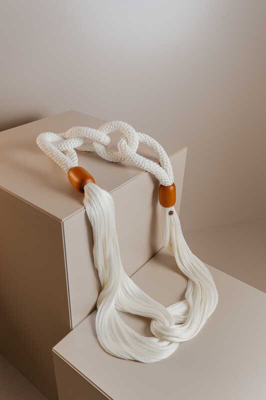 Colar de Mesa Elo Branco Elegance