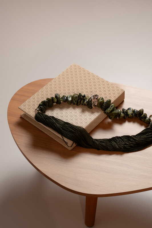 Colar de Mesa Jade Nefrita Verde Musgo